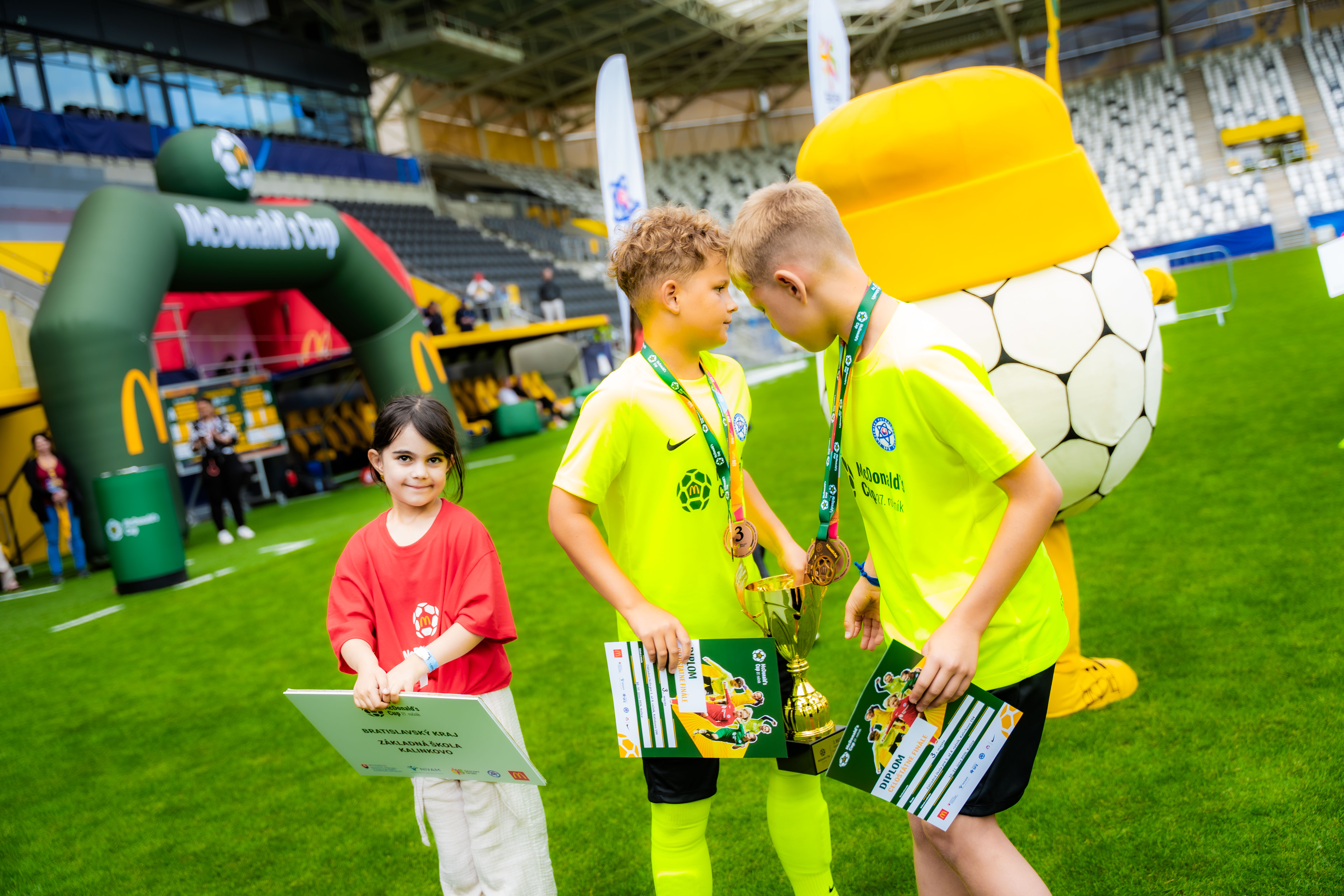 McDonalds Cup - Majstrovstva Slovenska vo futbale najmladsich ziakov a ziacok-1-90